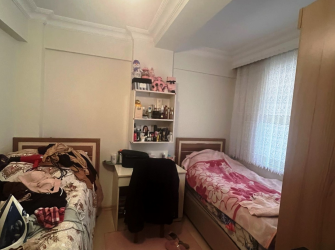 Güngören Güneştepe'de 2,Kat E.Banyolu 3+1 Ön Cephe  Tek Daireli