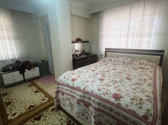 Güngören Güneştepe'de 2,Kat E.Banyolu 3+1 Ön Cephe  Tek Daireli