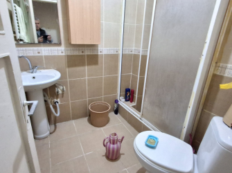 Güngören Merkez'de 1,Kat Geniş 3+1 Kredili Ön Cephe 140 m2 Balkonlu