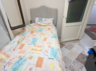 Güngören Merkez'de 1,Kat Geniş 3+1 Kredili Ön Cephe 140 m2 Balkonlu