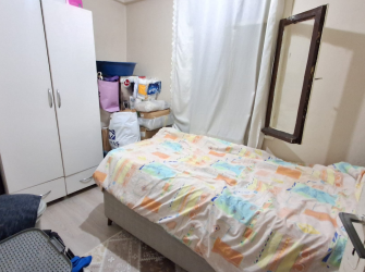 Güngören Merkez'de 1,Kat Geniş 3+1 Kredili Ön Cephe 140 m2 Balkonlu