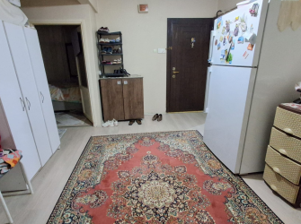 Güngören Merkez'de 1,Kat Geniş 3+1 Kredili Ön Cephe 140 m2 Balkonlu