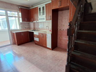 Bağcılar Parseller'de 5+1 Kredili 2 Banyolu 3 Balkonlu 180 m2 Dubleks