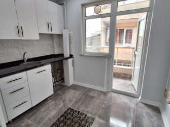 Güngören Sanayi'de 3+1 Kat Mülkiyetli 110 m2 İçi Yapılı Tek Daireli Dubleks