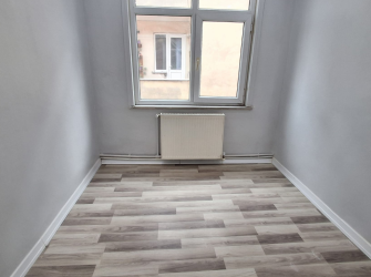 Güngören Sanayi'de 3+1 Kat Mülkiyetli 110 m2 İçi Yapılı Tek Daireli Dubleks