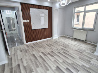 Güngören Sanayi'de 3+1 Kat Mülkiyetli 110 m2 İçi Yapılı Tek Daireli Dubleks