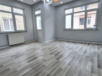 Güngören Sanayi'de 3+1 Kat Mülkiyetli 110 m2 İçi Yapılı Tek Daireli Dubleks