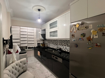 Güngören Güneştepe'de 4,Kat E.Banyolu 2+1İçi Yapılı 90 m2 Balkonlu 