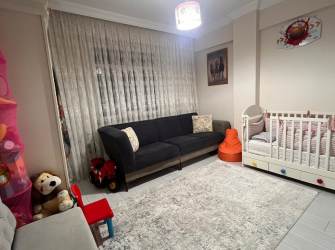 Güngören Güneştepe'de 4,Kat E.Banyolu 2+1İçi Yapılı 90 m2 Balkonlu 