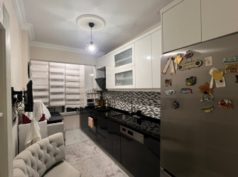 Güngören Güneştepe'de 4,Kat E.Banyolu 2+1İçi Yapılı 90 m2 Balkonlu 