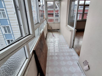 Güngören'de Tek Daireli 4,Kat Arsa Tapulu 2+1 Çift Balkonlu 90 m2 Boş