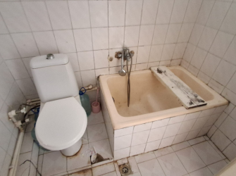 Güngören'de Tek Daireli 4,Kat Arsa Tapulu 2+1 Çift Balkonlu 90 m2 Boş