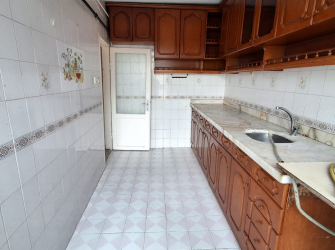 Güngören'de Tek Daireli 4,Kat Arsa Tapulu 2+1 Çift Balkonlu 90 m2 Boş