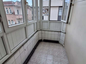 Güngören'de Tek Daireli 4,Kat Arsa Tapulu 2+1 Çift Balkonlu 90 m2 Boş