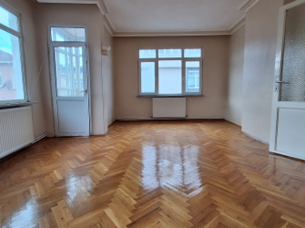 Güngören'de Tek Daireli 4,Kat Arsa Tapulu 2+1 Çift Balkonlu 90 m2 Boş