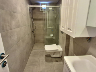 Bahçelievler Camlıkahve'de 3,Kat E. Banyolu 2+1 Köşe 85 m2 Balkonlu