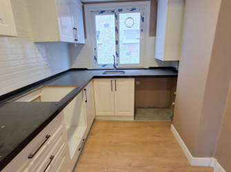 Bahçelievler Camlıkahve'de 3,Kat E. Banyolu 2+1 Köşe 85 m2 Balkonlu