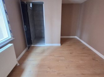 Bahçelievler Camlıkahve'de 3,Kat E. Banyolu 2+1 Köşe 85 m2 Balkonlu