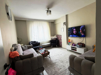 Güngören'de KENTSEL İÇİN ANLAŞILMIŞ 2,Kat Ön Cephe 2+1 