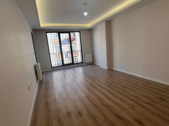 Güngören'de Tramvaya Yakın 2,Kat Sıfır 2+1 Asansörlü 85 m2 Ön Cephe