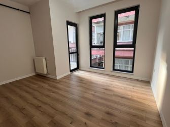 Güngören'de Tramvaya Yakın 2,Kat Sıfır 2+1 Asansörlü 85 m2 Ön Cephe