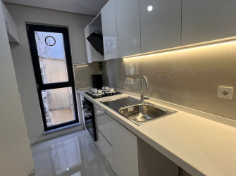 Güngören'de Tramvaya Yakın 2,Kat Sıfır 2+1 Asansörlü 85 m2 Ön Cephe