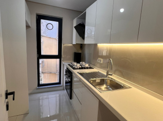 Güngören'de Tramvaya Yakın 2,Kat Sıfır 2+1 Asansörlü 85 m2 Ön Cephe