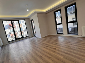 Güngören'de Tramvaya Yakın 2,Kat Sıfır 2+1 Asansörlü 85 m2 Ön Cephe