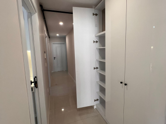 Güngören'de Tramvaya Yakın 2,Kat Sıfır 2+1 Asansörlü 85 m2 Ön Cephe