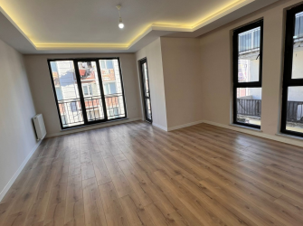 Güngören'de Tramvaya Yakın 2,Kat Sıfır 2+1 Asansörlü 85 m2 Ön Cephe