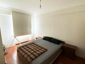 Bahçelievler'de Fizik Tedavi Karşısı 3,Kat 2005 Yapımı 3+1 Kredili Ön Cephe