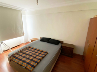 Bahçelievler'de Fizik Tedavi Karşısı 3,Kat 2005 Yapımı 3+1 Kredili Ön Cephe