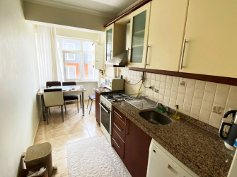 Bahçelievler'de Fizik Tedavi Karşısı 3,Kat 2005 Yapımı 3+1 Kredili Ön Cephe