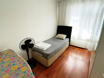 Bahçelievler'de Fizik Tedavi Karşısı 3,Kat 2005 Yapımı 3+1 Kredili Ön Cephe