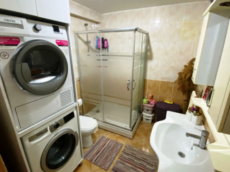 Bahçelievler Siyavuşpaşa'da 3,Kat  Kredili 3+1 Masrafsız 2005 Yapımı Bina