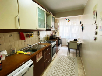 Bahçelievler Siyavuşpaşa'da 3,Kat  Kredili 3+1 Masrafsız 2005 Yapımı Bina