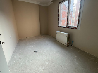 Bahçelievler'de Yıldıztepe Metroya Yakın 2, Kat E. Banyolu 3+1 Tek Daireli  130 m2 