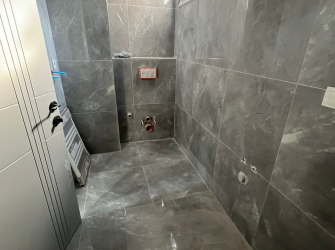 Bahçelievler'de Yıldıztepe Metroya Yakın 2, Kat E. Banyolu 3+1 Tek Daireli  130 m2 