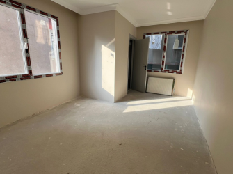 Bahçelievler'de Yıldıztepe Metroya Yakın 2, Kat E. Banyolu 3+1 Tek Daireli  130 m2 