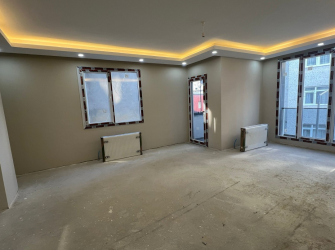 Bahçelievler'de Yıldıztepe Metroya Yakın 2, Kat E. Banyolu 3+1 Tek Daireli  130 m2 