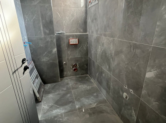 Bahçelievler'de Yıldıztepe Metroya Yakın 2, Kat E. Banyolu 3+1 Tek Daireli  130 m2 