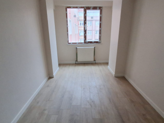 Bahçelievler'de Kıbrıs Cd'sine Yakın 1,Kat Asansörlü 2+1 Sıfır 85 m2 Boş Daire