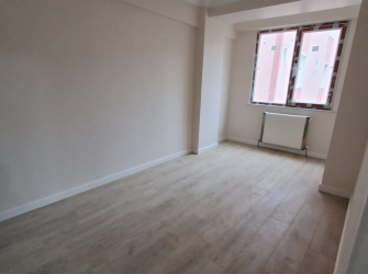 Bahçelievler'de Kıbrıs Cd'sine Yakın 1,Kat Asansörlü 2+1 Sıfır 85 m2 Boş Daire