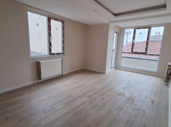 Bahçelievler'de Kıbrıs Cd'sine Yakın 1,Kat Asansörlü 2+1 Sıfır 85 m2 Boş Daire