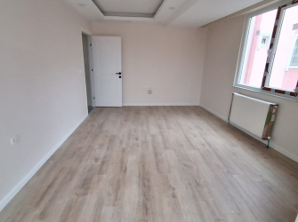 Bahçelievler'de Kıbrıs Cd'sine Yakın 1,Kat Asansörlü 2+1 Sıfır 85 m2 Boş Daire