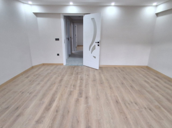 Bahçelievler Camlıkahve'de 5,Kat Ön Cephe 2+1 Sıfır Asansörlü 85 m2