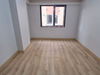 Bahçelievler Camlıkahve'de 5,Kat Ön Cephe 2+1 Sıfır Asansörlü 85 m2