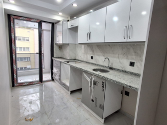 Bahçelievler Camlıkahve'de 5,Kat Ön Cephe 2+1 Sıfır Asansörlü 85 m2