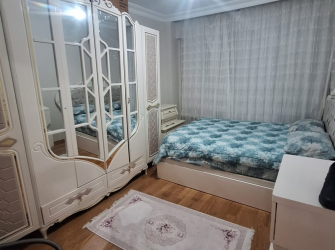 Güngören'de Tramvaya Yakın 3,Kat Kredili 2+1 Balkonlu 90 m2