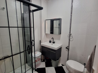 Güngören'de Tramvaya Yakın 3,Kat Kredili 2+1 Balkonlu 90 m2